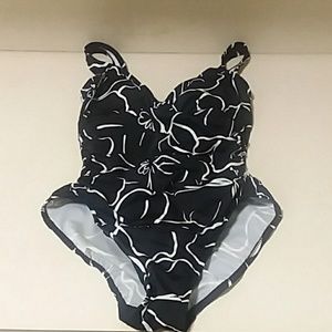 One piece swim suit